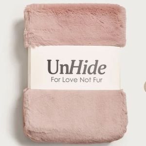 Unhide Marshmallow Blanket